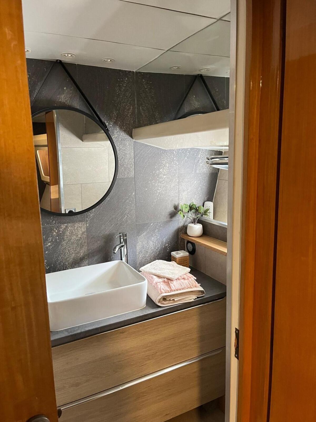 Yacht Aquamarina Vieux Port La Rochelle Hotell La Rochelle  Eksteriør bilde