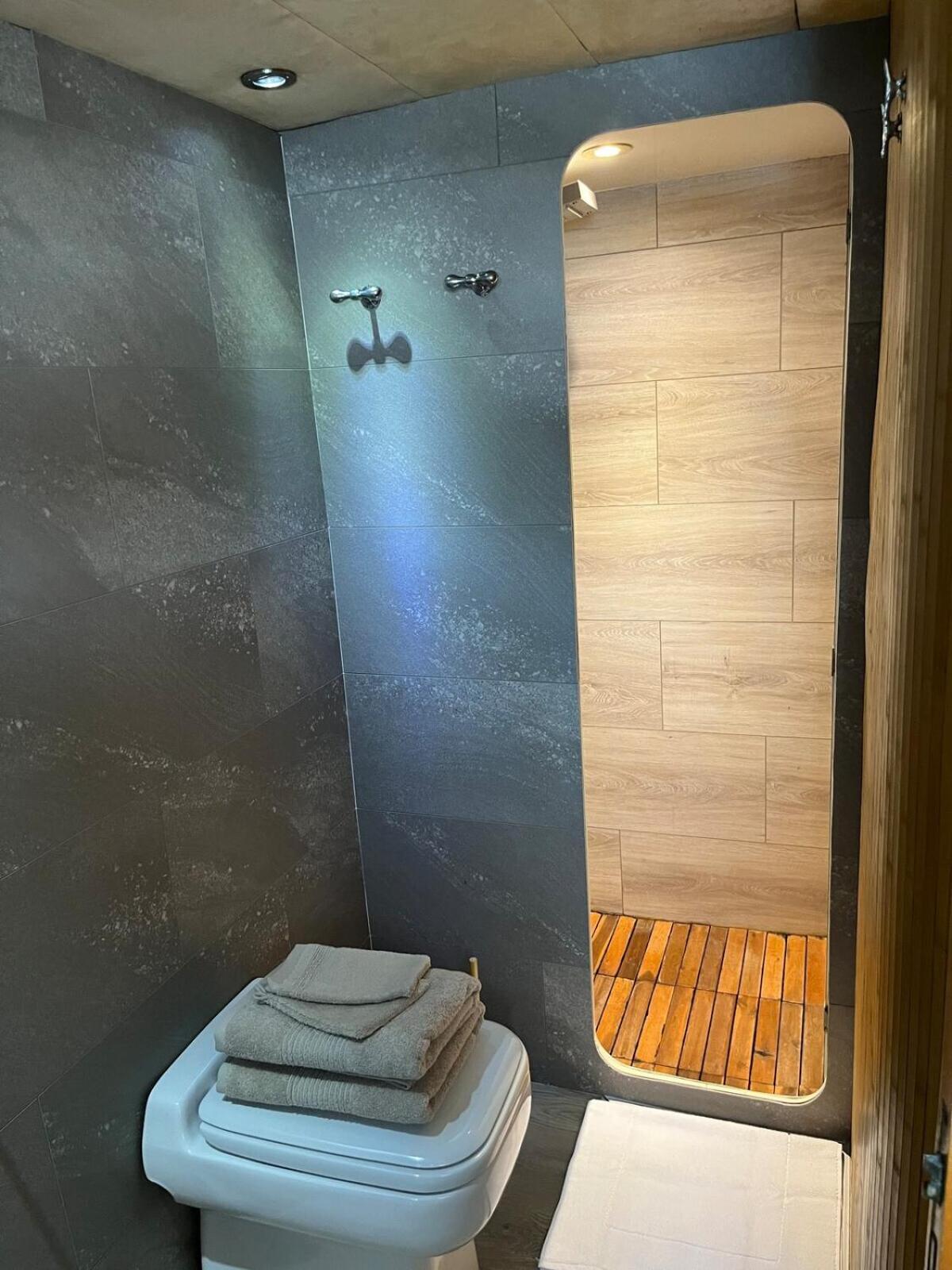 Yacht Aquamarina Vieux Port La Rochelle Hotell La Rochelle  Eksteriør bilde