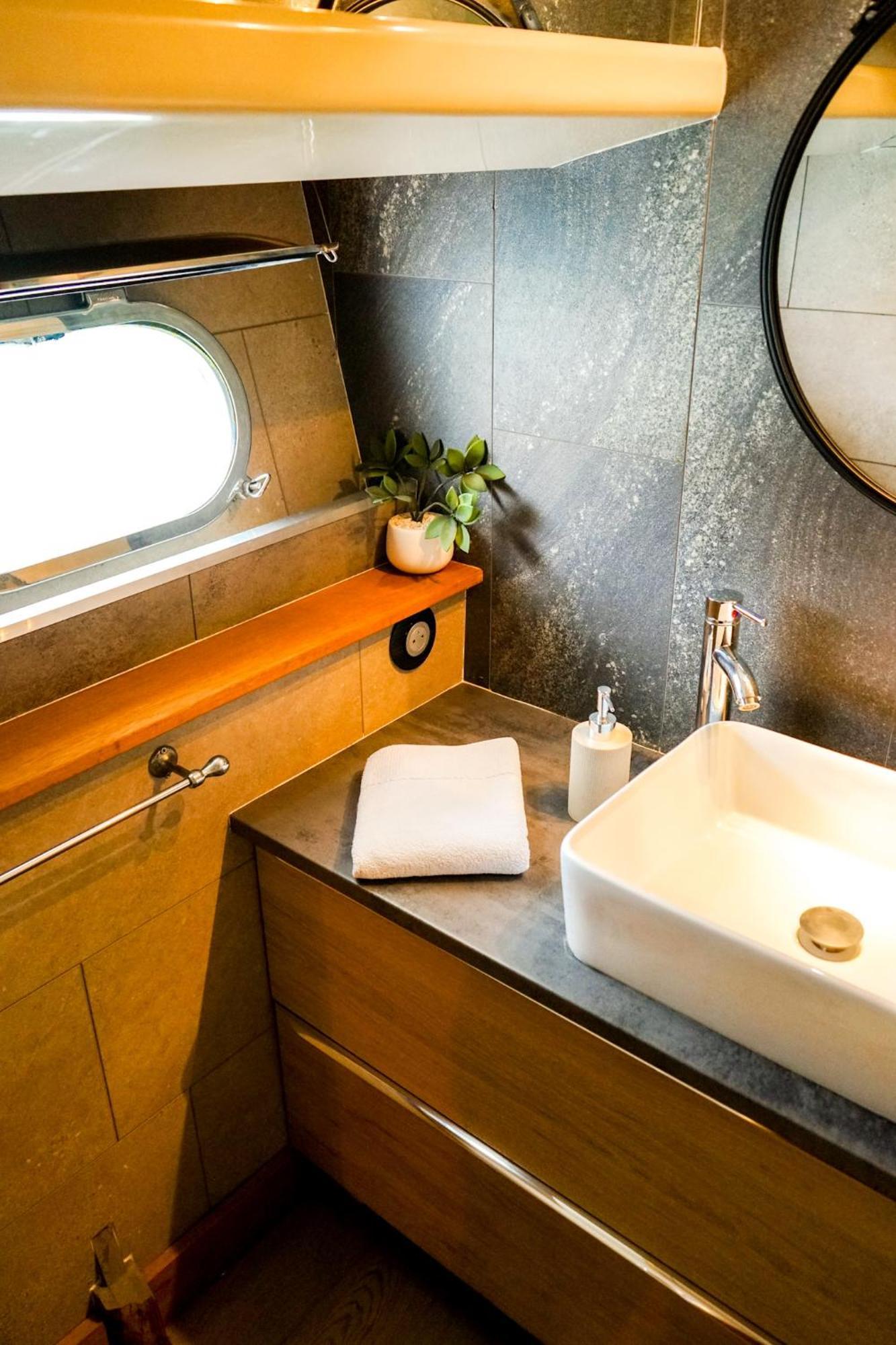 Yacht Aquamarina Vieux Port La Rochelle Hotell La Rochelle  Eksteriør bilde