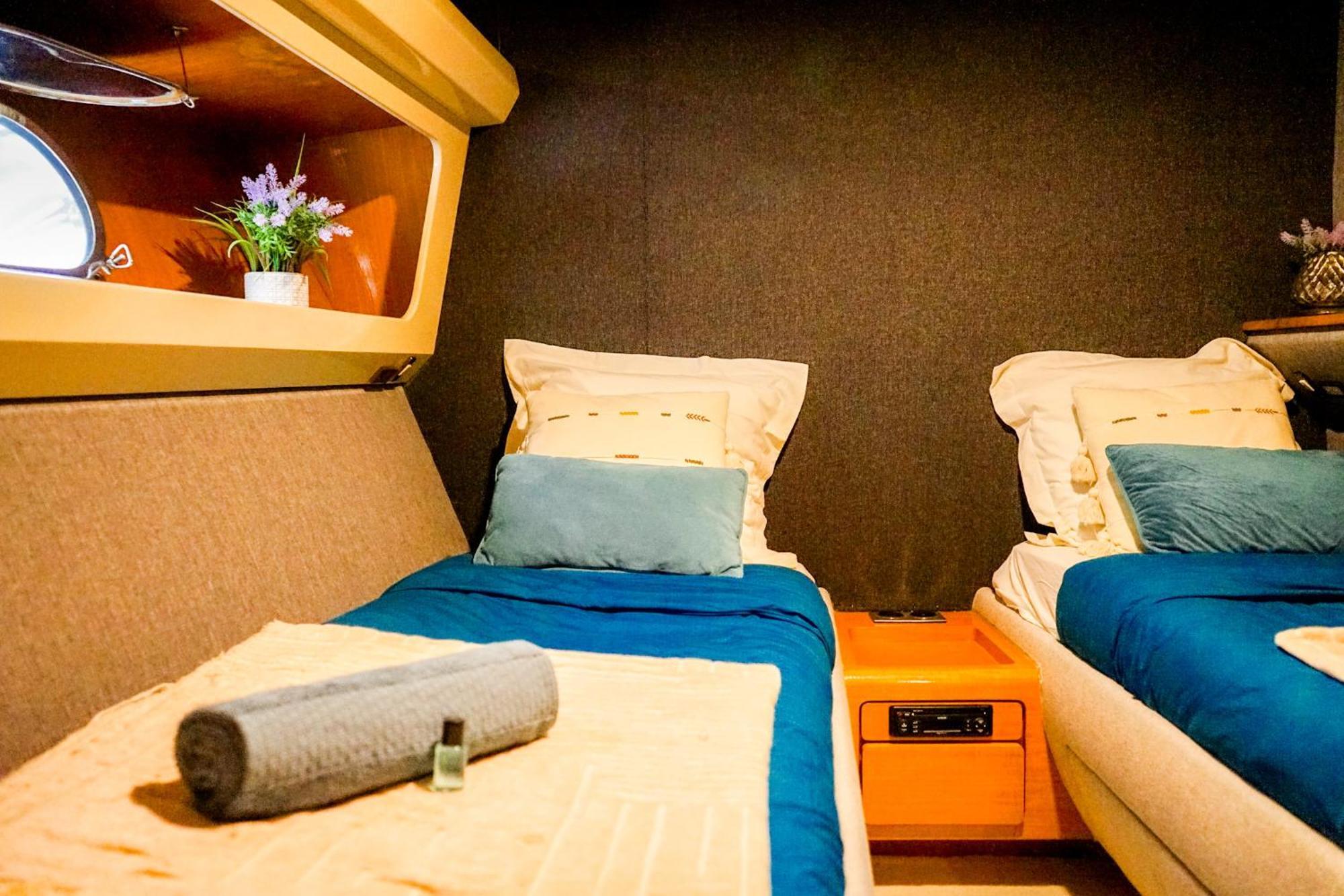 Yacht Aquamarina Vieux Port La Rochelle Hotell La Rochelle  Eksteriør bilde