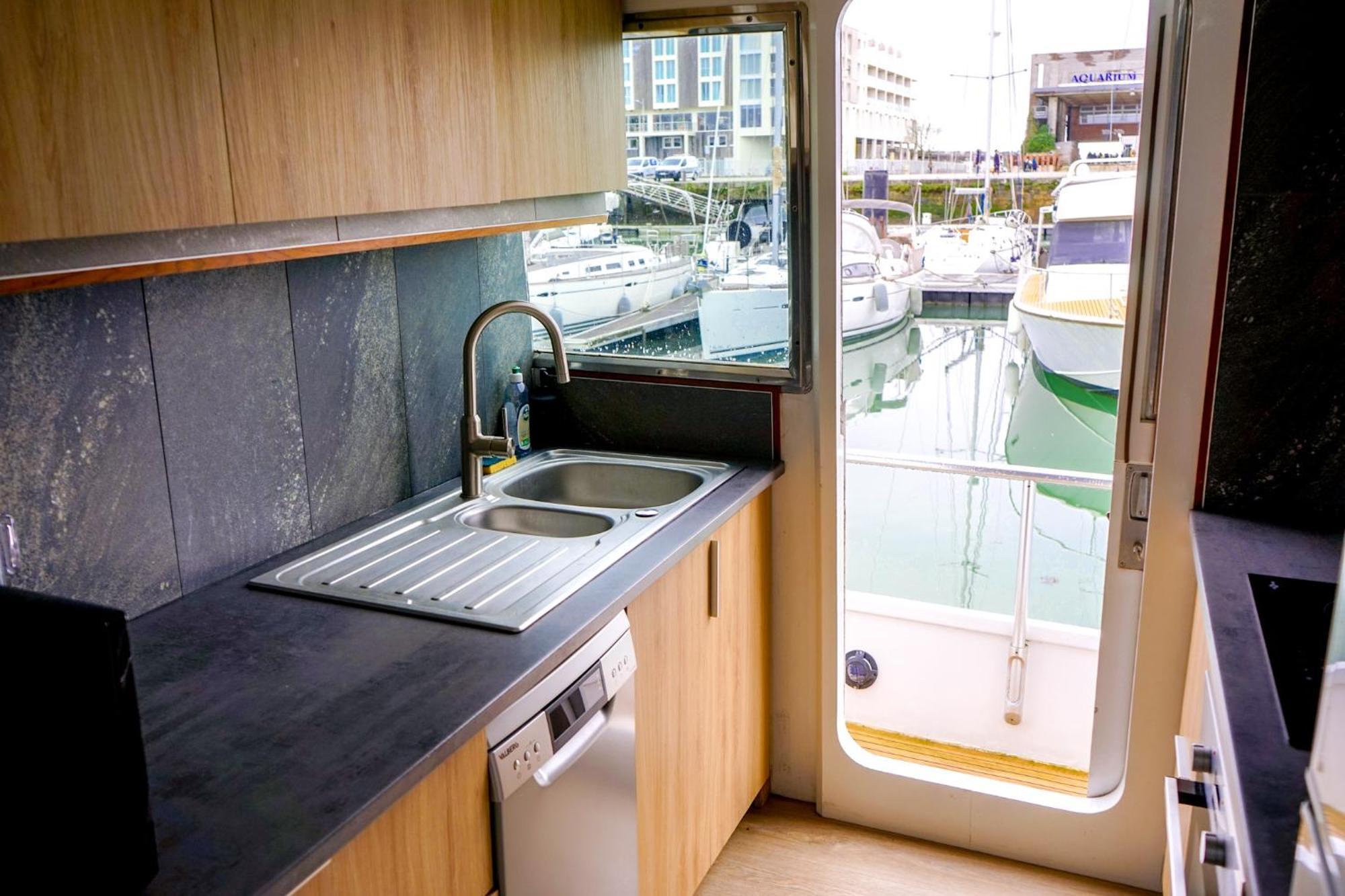 Yacht Aquamarina Vieux Port La Rochelle Hotell La Rochelle  Eksteriør bilde